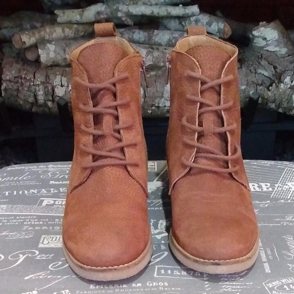 Women's Lucky Brand Boots - Picture 3 of 7